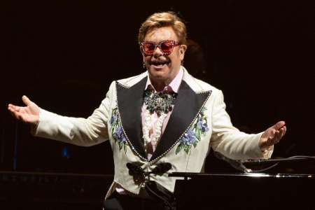 Elton John mobilise sa fondation pour combattre le coronavirus