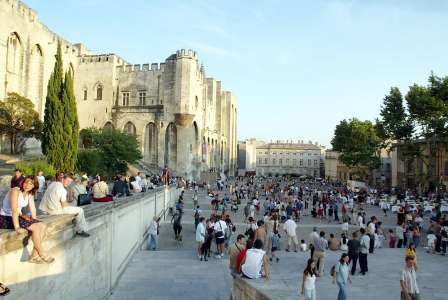 Les théâtres d'Avignon jugent «inconcevable» un maintien du festival cet été