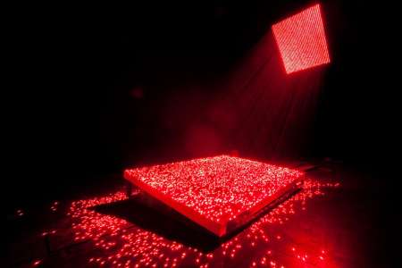 L'artiste chinois Li Hui, pionnier dans l'utilisation des lasers, est mort à 43 ans