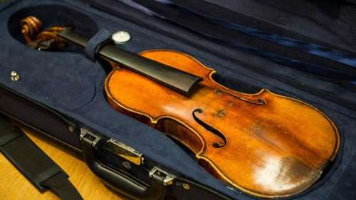 Un violon vieux de 310 ans oublié dans le train