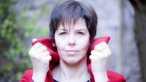Julia Deck remporte le prix Jean Freustié pour son roman Monument national