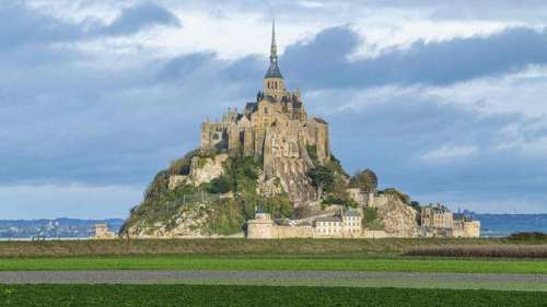 L’abbatiale du mont-saint-Michel a 1000 ans