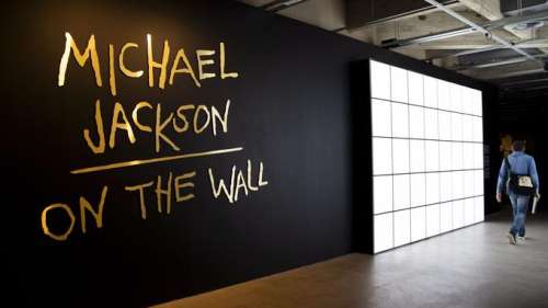 En dépit de la controverse, une exposition sur Michael Jackson ouvre ses portes en Finlande