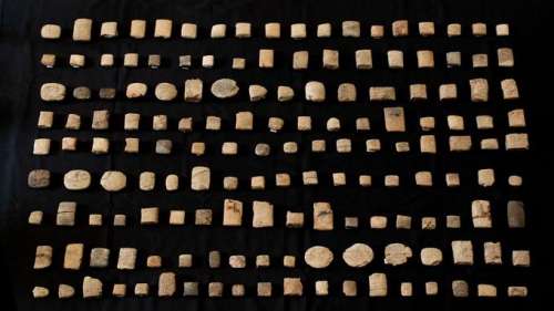 Le British Museum rend à l’Irak 150 tablettes cunéiformes probablement pillées