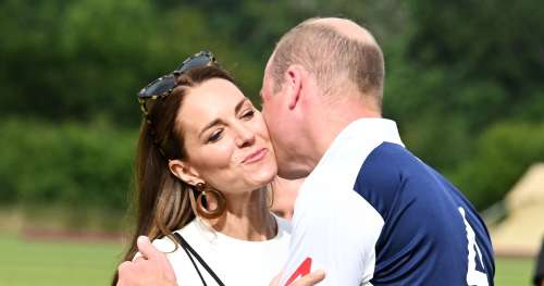 Le prince William et Kate Middleton partagent un rare baiser lors d’un match de polo