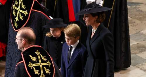 Le prince William et Kate Middleton avec des enfants aux funérailles de la reine Elizabeth II