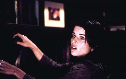 Neve Campbell annonce le retour de la franchise Scream après une sortie choquante