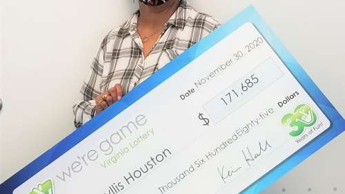 États-Unis : Elle veut remplacer sa guirlande de Noël et gagne 145 000 euros à la loterie !