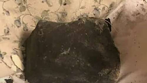Canada : Une femme se réveille de sa nuit avec… une météorite à côté d’elle !