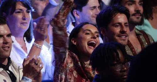 La star de Love Island applaudit son frère du public lors de la demi-finale de BGT