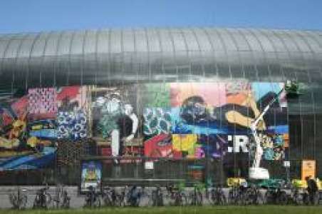 La gare de Strasbourg habillée d'une gigantesque fresque de street art