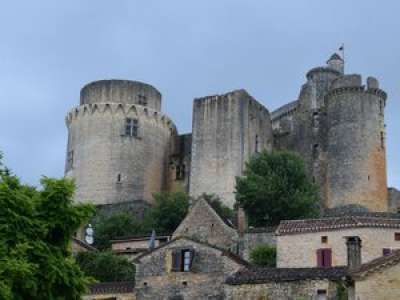 Série «Les Lieux hantés» : dans le Lot-et-Garonne, la dame blanche  hante le château de Bonaguil