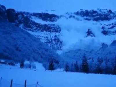 VIDEO. Les impressionnantes images d'une avalanche en Haute-Savoie
