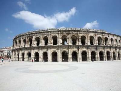 L'étonnante bourde de la maire de Rome qui confond le Colisée avec les arènes de Nîmes