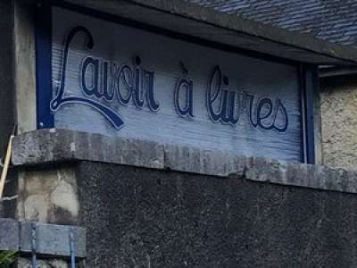 Hautes-Pyrénées: à Ancizan, le lavoir réhabilité en salle de lecture