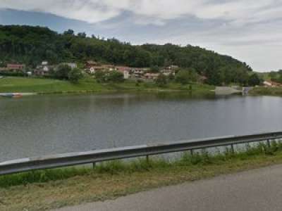 Isère : ils font l'amour sur un matelas gonflable au milieu d'un lac, les gendarmes interviennent