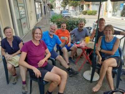 Aveyron :  l'accueil pèlerins en l'église de Decazeville crée-t-il un manque à gagner pour les cafetiers de la ville?