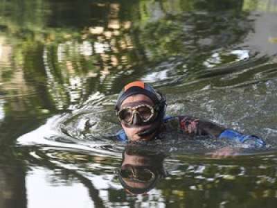 VIDEO. A Toulouse, Gilles Petitgas s'est jeté dans l'eau du Canal du Midi pour nager 240 km jusqu'à Marseillan
