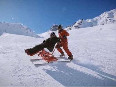 Toulouse : l'ancien rugbyman devenu tétraplégique Tony Moggio va descendre la Vallée blanche en tandem ski