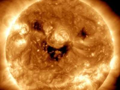 Insolite : La NASA capture une photo du Soleil en train de… sourire