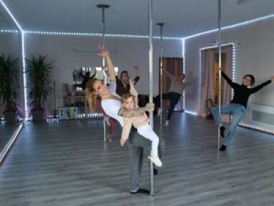 Le studio pole dance de Julie, de l'or en barre à Cahors pour performer sur le plan sportif et artistique