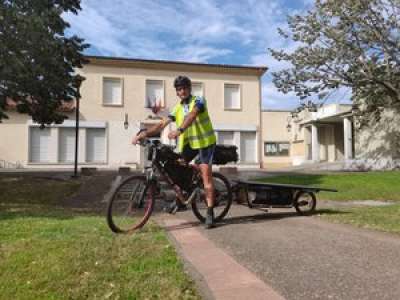 Insolite : un tour de France avec un vélo équipé de panneaux solaires, 5 948 km en 51 jours, le défi fou d'un Ariégeois d'adoption