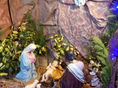 Noël : L'incroyable histoire du divin enfant de la crèche de l'église de Bours, né à Bethléem