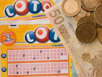 Il remporte 178 367 euros au loto et décide d'offrir une partie de ses gains aux salariés du Tabac Presse