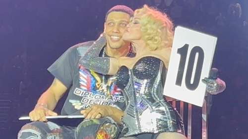 Madonna invite son petit ami Josh Popper, 30 ans, sur scène lors d’un concert à New York