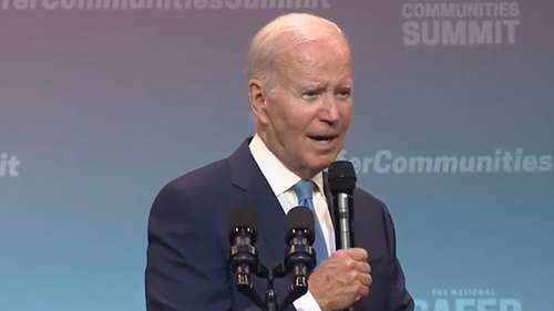 Le président Biden termine son discours dans le Connecticut avec “God Save the Queen”