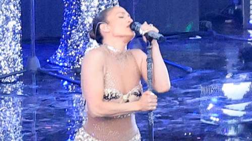 Jennifer Lopez répète pour une performance au gala de charité au profit de l’Ukraine