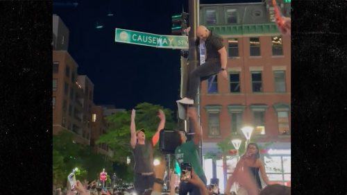 Les fans des Boston Celtics font la fête dans les rues après la victoire de Buzzer-Beater contre Miami Heat