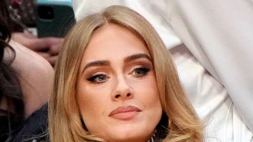 Adele dit qu’elle a été « dévastée » après avoir reporté sa résidence à Las Vegas