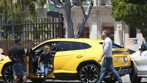 Le fils de 10 ans de Ben Affleck prend le volant d’une Lamborghini et frappe une voiture