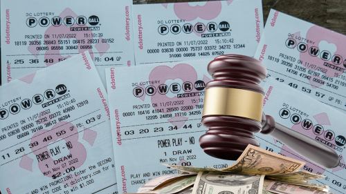 Le gagnant de 2,04 milliards de dollars du Powerball poursuivi en justice, un homme prétend que son billet a été volé