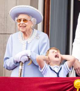 Meghan Markle et le prince Harry apparaissent aux côtés du prince William et de Kate pour la première fois en 2 ans