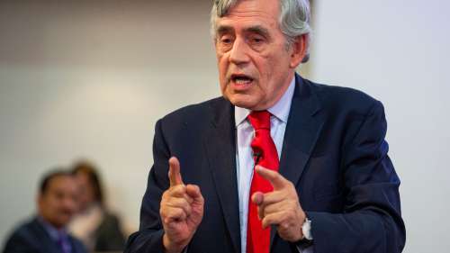 Gordon Brown demande un quatrième budget pour lutter contre la crise du coût de la vie