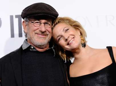 Steven Spielberg s’est senti «impuissant» à propos de la vie à la maison de Drew Barrymore tout en faisant «ET»