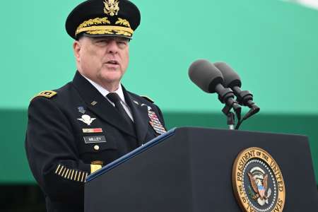 Mark Milley déclare que l’armée américaine n’obéira pas à un « dictateur en herbe »