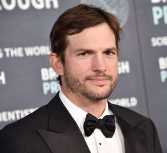 Ashton Kutcher fait allusion au contrecoup de la lettre de Danny Masterson : “Reconnaissant pour” Aucun commentaire “