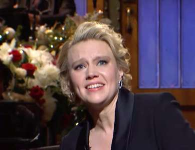 Kate McKinnon rentre « à la maison pour Noël » avec des invités surprises dans le monologue « SNL »