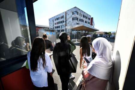 Le père de la lycéenne en abaya qui avait menacé un proviseur de Clermont-Ferrand condamné