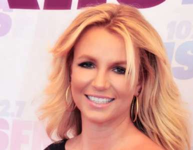 People		            Britney Spears danse avec des couteaux sur Instagram : la police débarque chez elle