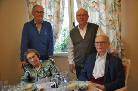 Insolite		            Des résidents ont fêté leurs 75 ans de mariage à l'Ehpad André-Maginot à Neuvy-sur-Barangeon