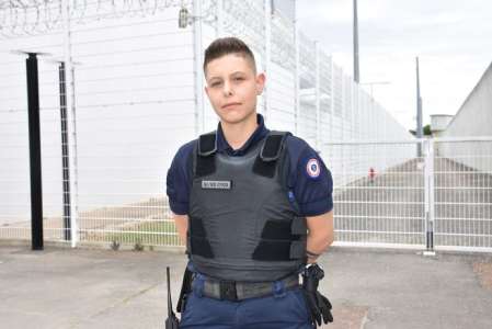 Manon, surveillante au centre pénitentiaire d'Orléans-Saran, va participer au défilé du 14 juillet sur les Champs-Élysées