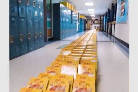 Insolite					Des écoliers américains battent un record du monde... Celui du nombre de paquets de céréales renversés façon dominos
