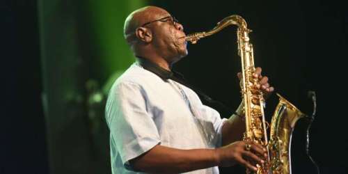 Le saxophoniste Manu Dibango est mort des suites du Covid-19, annoncent ses proches