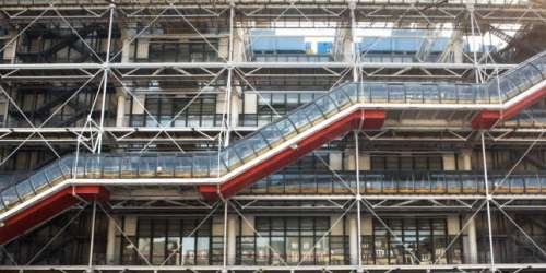 L’emblématique escalier mécanique du Centre Pompidou rénové