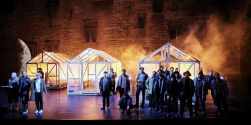 Festival d’Avignon : le « Moine noir » de Kirill Serebrennikov, spectacle d’une incroyable force théâtrale en ouverture