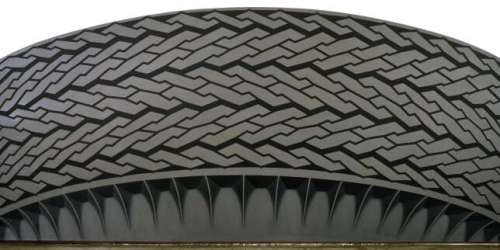 Sélection galerie : le pneu, de la gomme en pop art géométrique